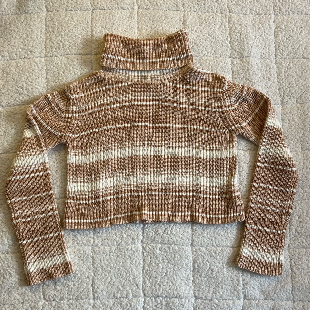 Urban Outfitters cropped turtleneck sweater - Picture 5 of 11